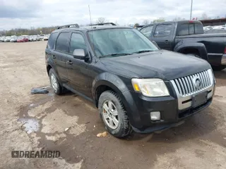 2011 Mercury Mariner z VIN 4M2CN8B7XBKJ01717, wystawiony jako IAAI lot #42030587 z przebiegiem 115 766 mil mil oraz . Historia ofert i sprzedaży dostępna na DreamBid. Obrazek 1.