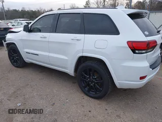 2018 Jeep Grand Cherokee Laredo E with VIN 1C4RJEAG6JC339813, listed as a IAAI auction lot 41239612 with 109,443 mi miles. Bid and sale history available at carsss.com. Image 3.