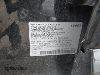 2023 Audi Q3 S line Premium z VIN WA1DECF30P1140909, wystawiony jako IAAI lot #41934943 z przebiegiem 42 947 mil mil oraz . Historia ofert i sprzedaży dostępna na DreamBid. Obrazek 9.