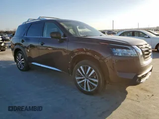 2022 Nissan Pathfinder Platinum z VIN 5N1DR3DK3NC264206, wystawiony jako Copart lot #48926535 z przebiegiem 251 456 mil mil oraz Czysty tytuł • Clean title. Historia ofert i sprzedaży dostępna na DreamBid. Obrazek 4.
