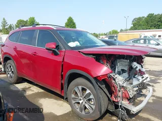 2024 Toyota Highlander LE with VIN 5TDKDRAHXRS548099, listed as a IAAI auction lot 42400552 with Not provided miles and . Bid and sale history available at DreamBid. Image 12.