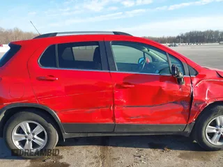 2017 Chevrolet Trax LT with VIN 3GNCJLSB5HL161895, listed as a IAAI auction lot 41748325 with 128,093 mi miles and . Bid and sale history available at carsss.com. Image 13.