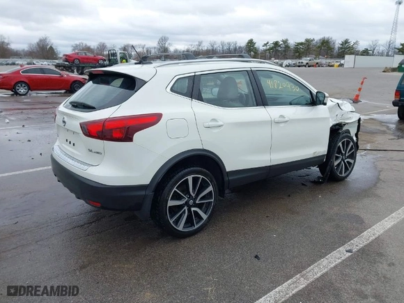 2017 Nissan Rogue Sport SL with VIN JN1BJ1CR8HW107542, listed as a IAAI auction lot 41820930 with 44,219 mi miles. Bid and sale history available at carsss.com. Image 4.