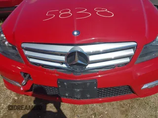 2013 Mercedes-Benz C 300 Sport с VIN WDDGF8AB1DA787560, выставлен на аукционе IAAI как лот 42275838 с пробегом 86 024 миль миль и . История ставок и продаж доступна на DreamBid. Изображение 6.