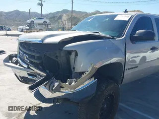2009 GMC Sierra 1500 SLE z VIN 1GTEK29019Z262746, wystawiony jako IAAI lot #42262860 z przebiegiem 224 892 mil mil oraz . Historia ofert i sprzedaży dostępna na DreamBid. Obrazek 18.