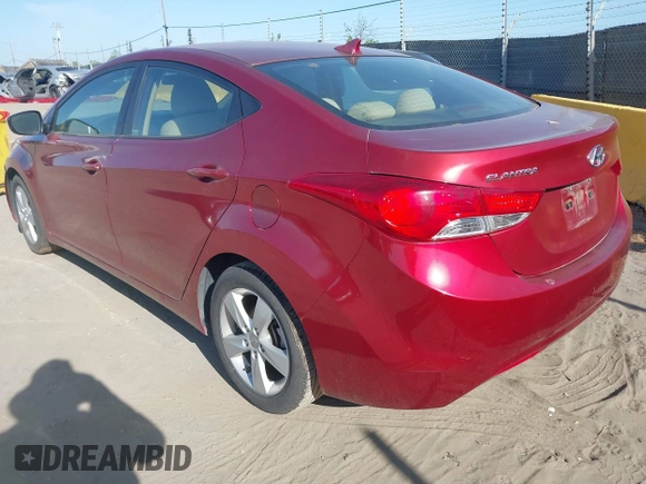 2013 Hyundai Elantra GLS z VIN 5NPDH4AE3DH363610, wystawiony jako IAAI lot #42100303 z przebiegiem 156 511 mil mil oraz . Historia ofert i sprzedaży dostępna na DreamBid. Obrazek 3.