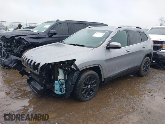 2016 Jeep Cherokee Latitude with VIN 1C4PJLCS8GW363504, listed as a IAAI auction lot 41543553 with 143,278 mi miles. Bid and sale history available at carsss.com. Image 18.