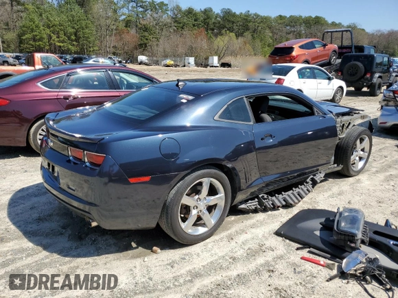 2013 Chevrolet Camaro LS z VIN 2G1FE1E3XD9172724, wystawiony jako Copart lot #50713835 z przebiegiem 110 067 mil mil oraz Szkoda całkowita • Salvage title. Historia ofert i sprzedaży dostępna na DreamBid. Obrazek 3.