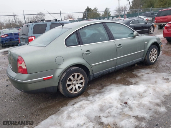2003 Volkswagen Passat GLS with VIN WVWPD63B33E022262, listed as a IAAI auction lot 41466620 with 249,726 mi miles. Bid and sale history available at carsss.com. Image 4.