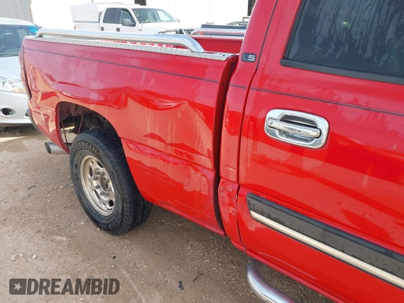 2003 Chevrolet Silverado 1500HD LS z VIN 1GCGC13U83F238531, wystawiony jako IAAI lot #41809747 z przebiegiem 316 028 mil mil oraz . Historia ofert i sprzedaży dostępna na DreamBid. Obrazek 6.
