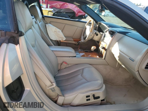 2006 Cadillac XLR z VIN 1G6YV36AX65603770, wystawiony jako Copart lot #81527954 z przebiegiem 59 498 mil mil oraz Szkody całkowita. Historia ofert i sprzedaży dostępna na DreamBid. Obrazek 7.