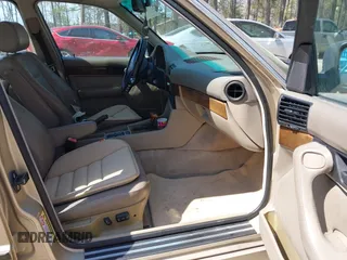 1995 BMW 5 Series 525i z VIN WBAHD6326SGK51720, wystawiony jako IAAI lot #41916040 z przebiegiem 232 337 mil mil oraz . Historia ofert i sprzedaży dostępna na DreamBid. Obrazek 5.