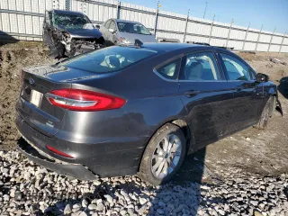 2020 Ford Fusion SE with VIN 3FA6P0HDXLR147336, listed as a Copart auction lot 79800464 with Not Provided miles and Salvage Title. Bid and sale history available at carsss.com. Image 3.