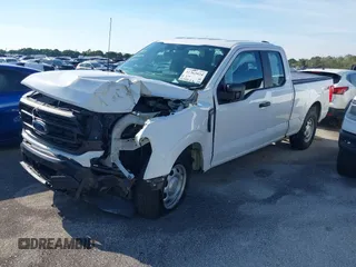 2022 Ford F-150 XL z VIN 1FTFX1E54NKD86627, wystawiony jako IAAI lot #41362024 z przebiegiem 32 712 mil mil oraz . Historia ofert i sprzedaży dostępna na DreamBid. Obrazek 17.