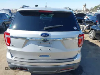 2019 Ford Explorer XLT z VIN 1FM5K7D84KGA60538, wystawiony jako IAAI lot #42603310 z przebiegiem 134 221 mil mil oraz . Historia ofert i sprzedaży dostępna na DreamBid. Obrazek 17.