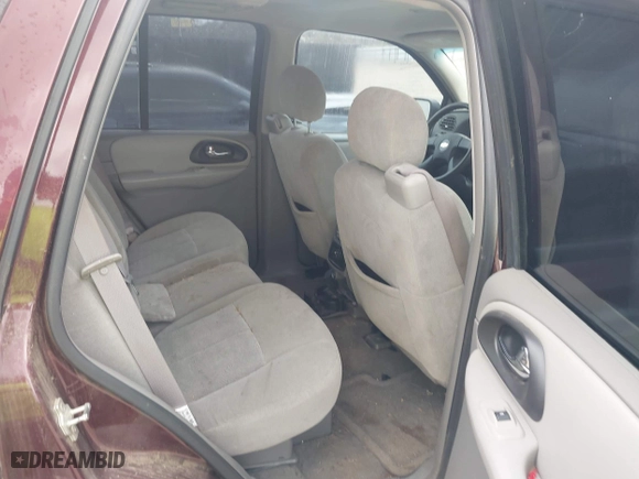 2007 Chevrolet TrailBlazer LS with VIN 1GNDS13SX72104242, listed as a IAAI auction lot 41722203 with 153,526 mi miles. Bid and sale history available at carsss.com. Image 8.