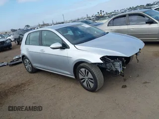 2016 Volkswagen Golf SE z VIN WVWKP7AU7GW911870, wystawiony jako IAAI lot #42078284 z przebiegiem 82 268 mil mil oraz . Historia ofert i sprzedaży dostępna na DreamBid. Obrazek 1.