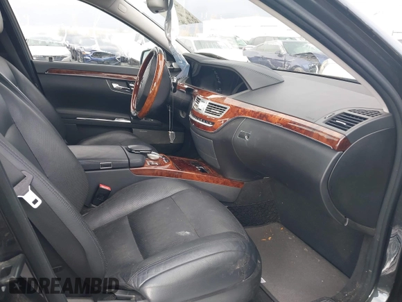 2011 Mercedes-Benz S-Class S 550 with VIN WDDNG7BB8BA372603, listed as a IAAI auction lot 41551276 with 125,551 mi miles. Bid and sale history available at carsss.com. Image 5.