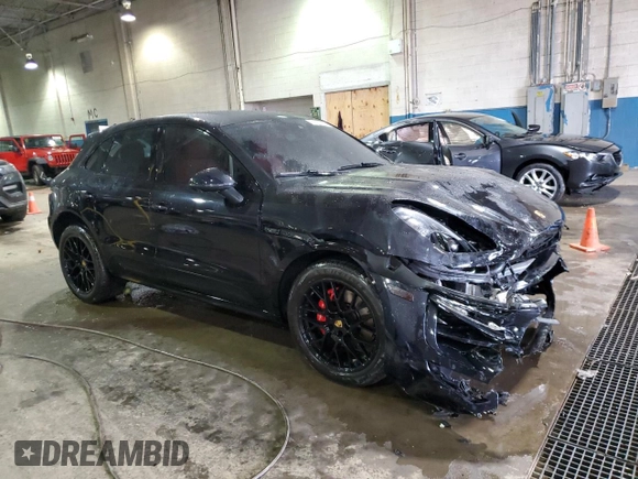 2018 Porsche Macan GTS with VIN WP1AG2A53JLB60541, listed as a Copart auction lot 46892845 with 60,951 mi miles and Clean Title. Bid and sale history available at DreamBid. Image 4.