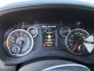 2020 Ram 2500 Tradesman z VIN 3C6UR5HJ7LG285613, wystawiony jako Copart lot #42241985 z przebiegiem 30 298 mil mil oraz Szkoda całkowita • Salvage title. Historia ofert i sprzedaży dostępna na DreamBid. Obrazek 9.