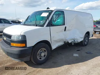2019 Chevrolet Express Cargo z VIN 1GCWGAFP0K1312719, wystawiony jako IAAI lot #42209808 z przebiegiem 99 944 mil mil oraz . Historia ofert i sprzedaży dostępna na DreamBid. Obrazek 2.