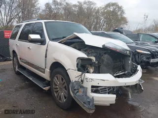 2009 Lincoln Navigator with VIN 5LMFU28519EJ01390, listed as a IAAI auction lot 40950017 with 168,469 mi miles. Bid and sale history available at carsss.com. Image 1.