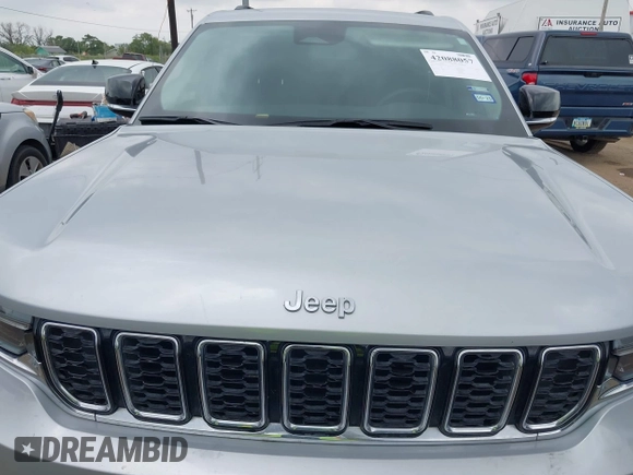 2023 Jeep Grand Cherokee Limited z VIN 1C4RJKBG3P8832504, wystawiony jako IAAI lot #42088057 z przebiegiem 24 674 mil mil oraz . Historia ofert i sprzedaży dostępna na DreamBid. Obrazek 6.