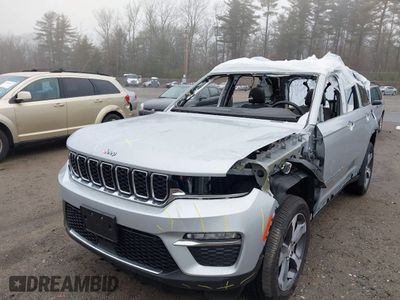 2024 Jeep Grand Cherokee with VIN 1C4RJYB68RC110262, listed as a IAAI auction lot 41893403 with 2,312 mi miles and . Bid and sale history available at DreamBid. Image 6.