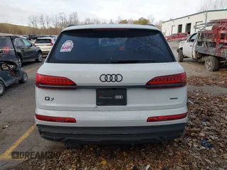 2022 Audi Q7 Premium Plus with VIN WA1LXBF75ND017721, listed as a IAAI auction lot 40819509 with 33,234 mi miles and . Bid and sale history available at DreamBid. Image 17.