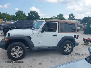 2021 Jeep Wrangler Willys with VIN 1C4GJXAGXMW544332, listed as a IAAI auction lot 42716885 with 47,000 mi miles and . Bid and sale history available at DreamBid. Image 14.