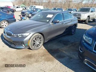 2022 BMW 3 Series 330i xDrive with VIN 3MW5R7J01N8C32331, listed as a IAAI auction lot 40766569 with 27,105 mi miles. Bid and sale history available at carsss.com. Image 17.
