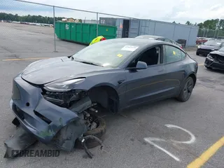 2023 Tesla Model 3 z VIN 5YJ3E1EA1PF449575, wystawiony jako IAAI lot #42457119 z przebiegiem 51 084 mil mil oraz . Historia ofert i sprzedaży dostępna na DreamBid. Obrazek 17.