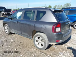 2017 Jeep Compass Sport SE z VIN 1C4NJDBB9HD143154, wystawiony jako IAAI lot #42126726 z przebiegiem 219 850 mil mil oraz . Historia ofert i sprzedaży dostępna na DreamBid. Obrazek 3.