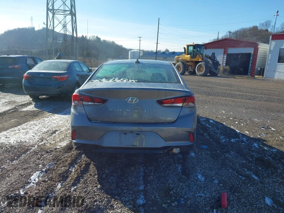 2018 Hyundai Sonata SE with VIN 5NPE24AF5JH679701, listed as a IAAI auction lot 41095174 with 30,579 mi miles and . Bid and sale history available at DreamBid. Image 15.