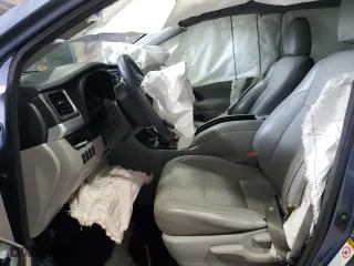 2016 Toyota Highlander LE with VIN 5TDBKRFH2GS267085, listed as a Copart auction lot 48746945 with 166,458 mi miles and Salvage Title. Bid and sale history available at carsss.com. Image 7.
