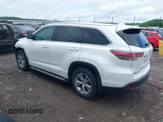 2015 Toyota Highlander XLE z VIN 5TDKKRFHXFS072625, wystawiony jako IAAI lot #42202616 z przebiegiem 121 337 mil mil oraz . Historia ofert i sprzedaży dostępna na DreamBid. Obrazek 3.