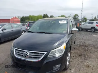 2011 Volkswagen Routan z VIN 2V4RW6DG6BR695681, wystawiony jako IAAI lot #42078872 z przebiegiem 141 730 mil mil oraz . Historia ofert i sprzedaży dostępna na DreamBid. Obrazek 6.