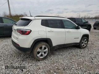 2018 Jeep Compass Latitude z VIN 3C4NJDBBXJT398962, wystawiony jako Copart lot #51568285 z przebiegiem 102 452 mil mil oraz Czysty tytuł • Clean title. Historia ofert i sprzedaży dostępna na DreamBid. Obrazek 3.