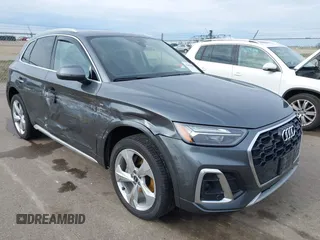2023 Audi Q5 S line Premium Plus z VIN WA1EAAFYXP2174320, wystawiony jako IAAI lot #42078405 z przebiegiem 27 628 mil mil oraz . Historia ofert i sprzedaży dostępna na DreamBid. Obrazek 1.
