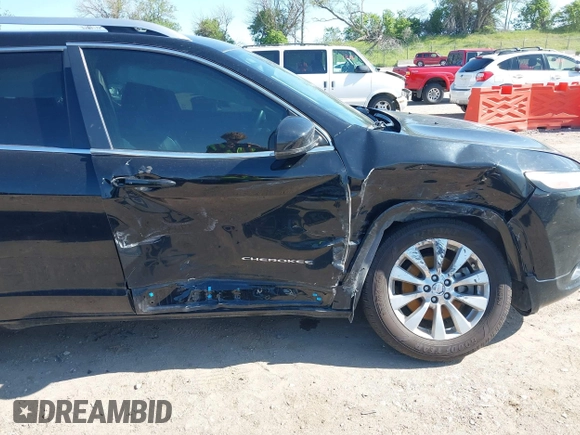 2017 Jeep Cherokee Overland с VIN 1C4PJMJS1HW645039, выставлен на аукционе IAAI как лот 42322935 с пробегом 84 117 миль миль и . История ставок и продаж доступна на DreamBid. Изображение 6.