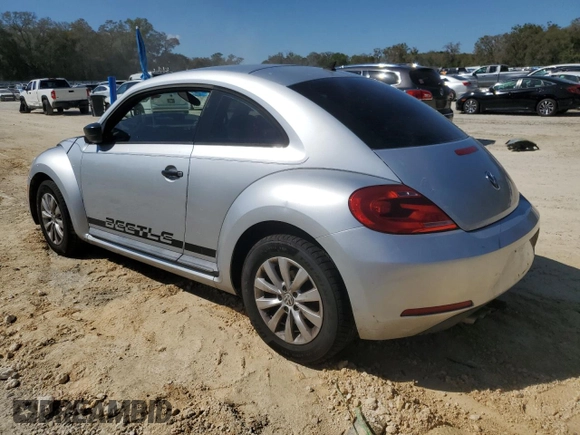 2013 Volkswagen Beetle Entry с VIN 3VWFP7AT9DM653613, выставлен на аукционе Copart как лот 48591595 с пробегом 121 307 миль миль и Списание • Salvage title. История ставок и продаж доступна на DreamBid. Изображение 2.