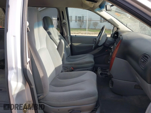 2005 Chrysler Town & Country with VIN 1C4GP45R55B238222, listed as a IAAI auction lot 41780737 with 166,880 mi miles. Bid and sale history available at carsss.com. Image 5.