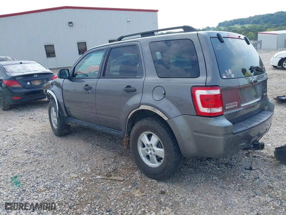 2009 Ford Escape XLT with VIN 1FMCU93G69KC27205, listed as a IAAI auction lot 40152013 with 187,084 mi miles. Bid and sale history available at carsss.com. Image 3.