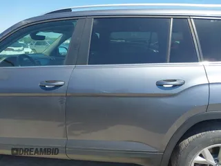 2018 Volkswagen Atlas SE with VIN 1V2CR2CA2JC576397, listed as a IAAI auction lot 41959708 with 168,619 mi miles and . Bid and sale history available at DreamBid. Image 14.