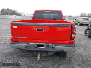 2006 Chevrolet Silverado 1500 LT2 with VIN 1GCEK19B06Z140810, listed as a IAAI auction lot 41564712 with 352,233 mi miles. Bid and sale history available at carsss.com. Image 16.