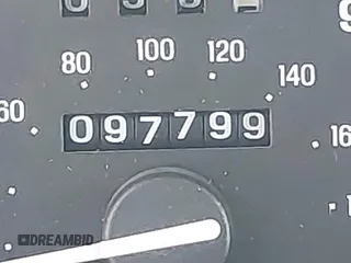 1998 Ford Explorer XL z VIN 1FMZU34E3WZA90831, wystawiony jako IAAI lot #42500120 z przebiegiem 97 799 mil mil oraz . Historia ofert i sprzedaży dostępna na DreamBid. Obrazek 14.