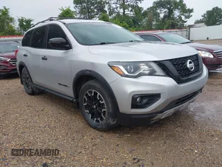 2019 Nissan Pathfinder S z VIN 5N1DR2MN3KC637986, wystawiony jako IAAI lot #42304254 z przebiegiem 71 335 mil mil oraz . Historia ofert i sprzedaży dostępna na DreamBid. Obrazek 1.