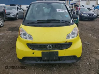 2013 Smart fortwo Pure z VIN WMEEJ3BA2DK663432, wystawiony jako Copart lot #63203755 z przebiegiem 79 786 mil mil oraz Czysty tytuł • Clean title. Historia ofert i sprzedaży dostępna na DreamBid. Obrazek 5.