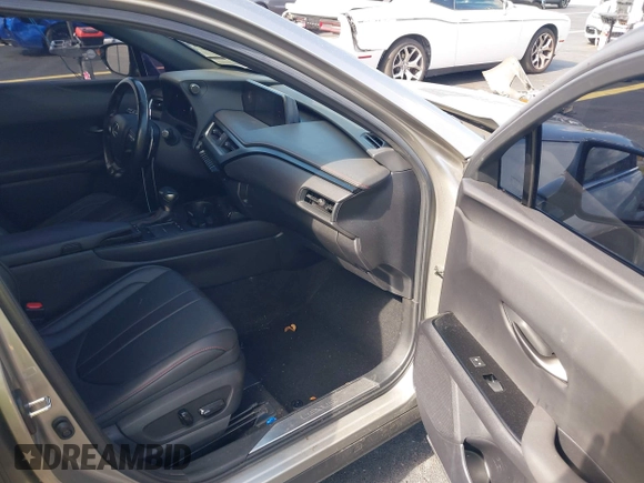 2022 Lexus UX 200 F Sport z VIN JTHE3JBH9N2048306, wystawiony jako IAAI lot #42516590 z przebiegiem 73 139 mil mil oraz . Historia ofert i sprzedaży dostępna na DreamBid. Obrazek 5.