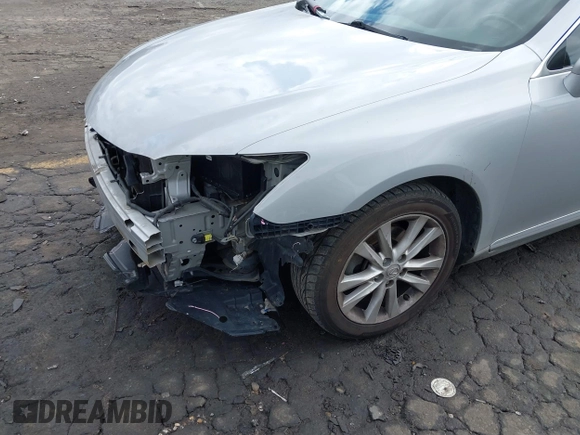 2010 Lexus ES with VIN JTHBK1EG8A2350138, listed as a IAAI auction lot 41732117 with 162,929 mi miles. Bid and sale history available at carsss.com. Image 17.